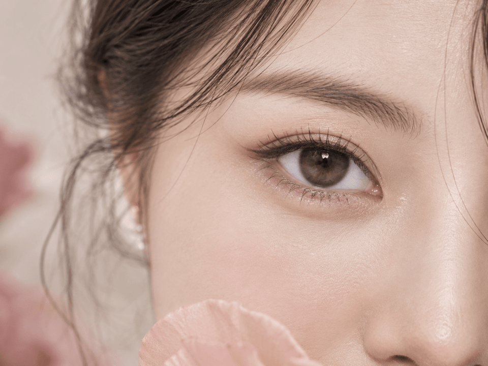 What Makes Colored Contacts Define Eyes? Rings and Contrast - KPOP2