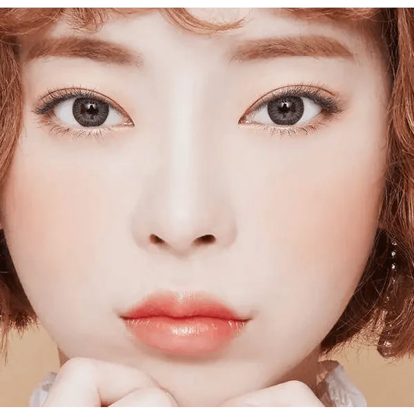 LensVery Rosee Classic Gray — model portrait showing the contact lens look