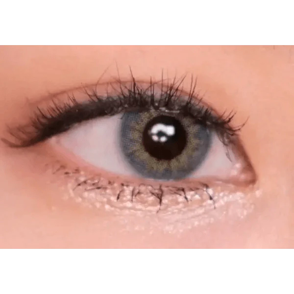 LensTown Rosy Basic Gray — single-eye close-up showing the contact lens appearance