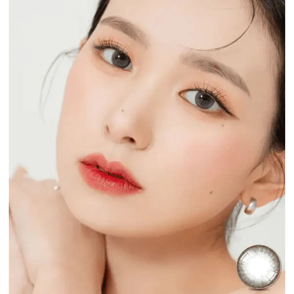 LensRang Snug Gray — model portrait showing the contact lens look