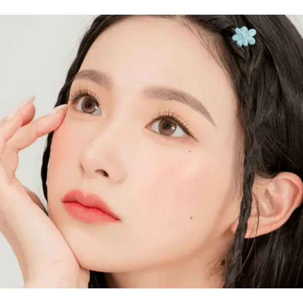 LensRang Spell Brown — model portrait showing the contact lens look
