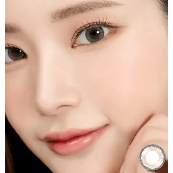 LensRang Stunning Gray — model portrait showing the contact lens look
