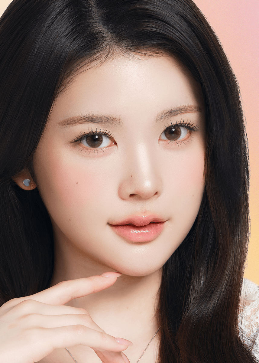 Clalen Iris Haze Brown Monthly 13.8mm — model portrait showing the contact lens look