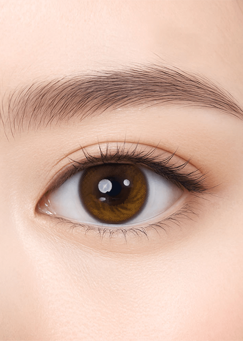 Clalen O2O2 Blending Hazel Daily 13.0mm — close-up view of the contact lens on an eye