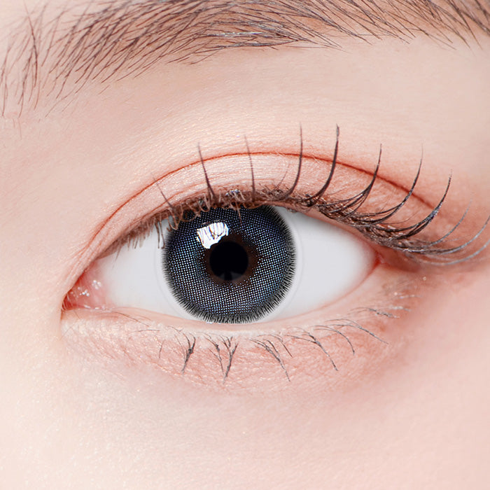 LensTown A872 Blue - on-eye close-up showing the lens color and design