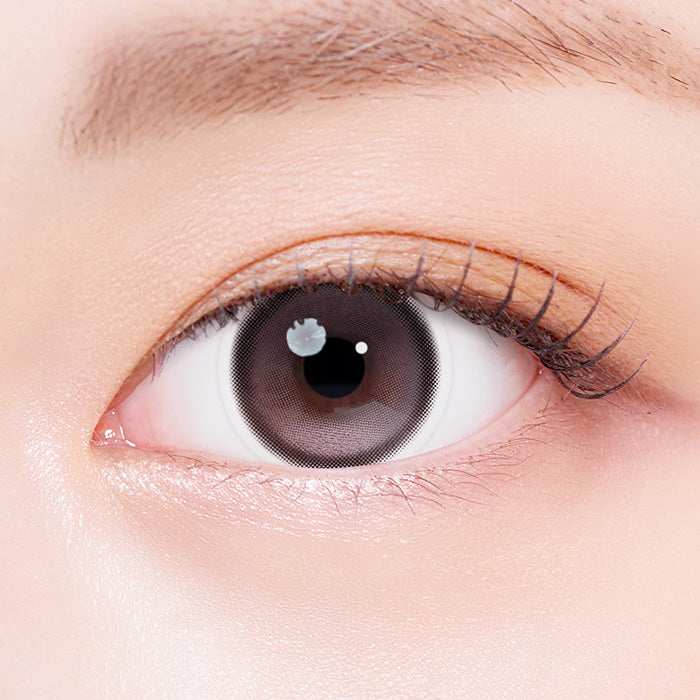 LensTown Romantea Fixy Dewy Tear Pink - on-eye close-up showing the lens color and design
