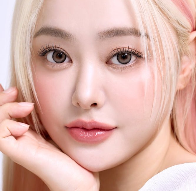I-SHA Dekame Look At Me Brown colored contact lens, 13.6mm graphic diameter, Monthly wear