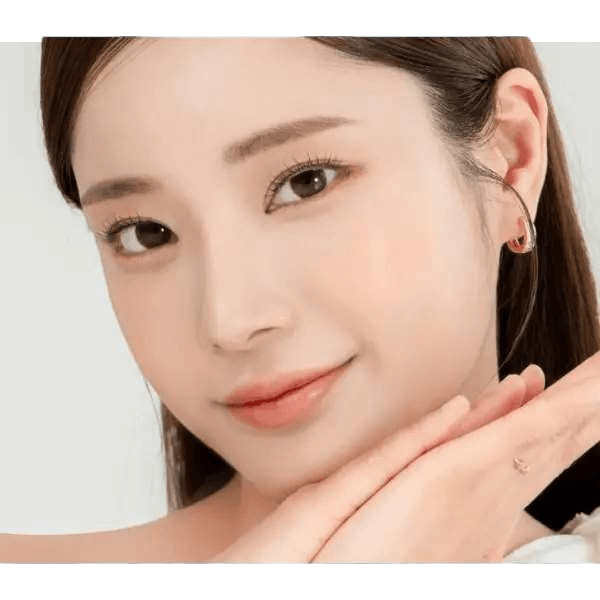 LensRang Iwwiny Brown — model portrait showing the contact lens look