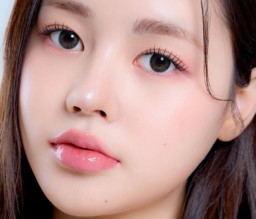 LensTown Lighly Classic Plus Gray (20p) colored contact lens, 13.7mm graphic diameter, Daily wear