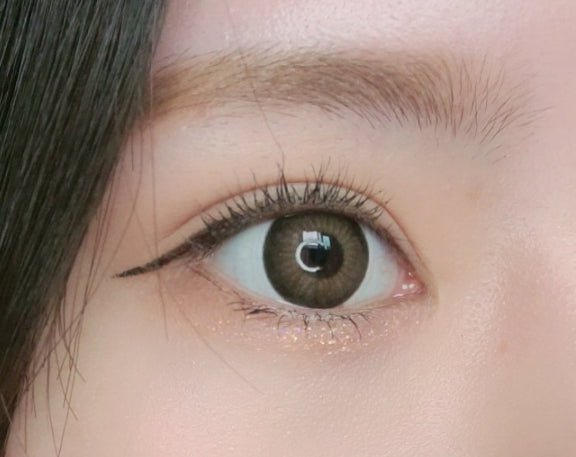 LensVery Blendy Brown colored contact lens, 13.5mm graphic diameter, 3-6 Months wear