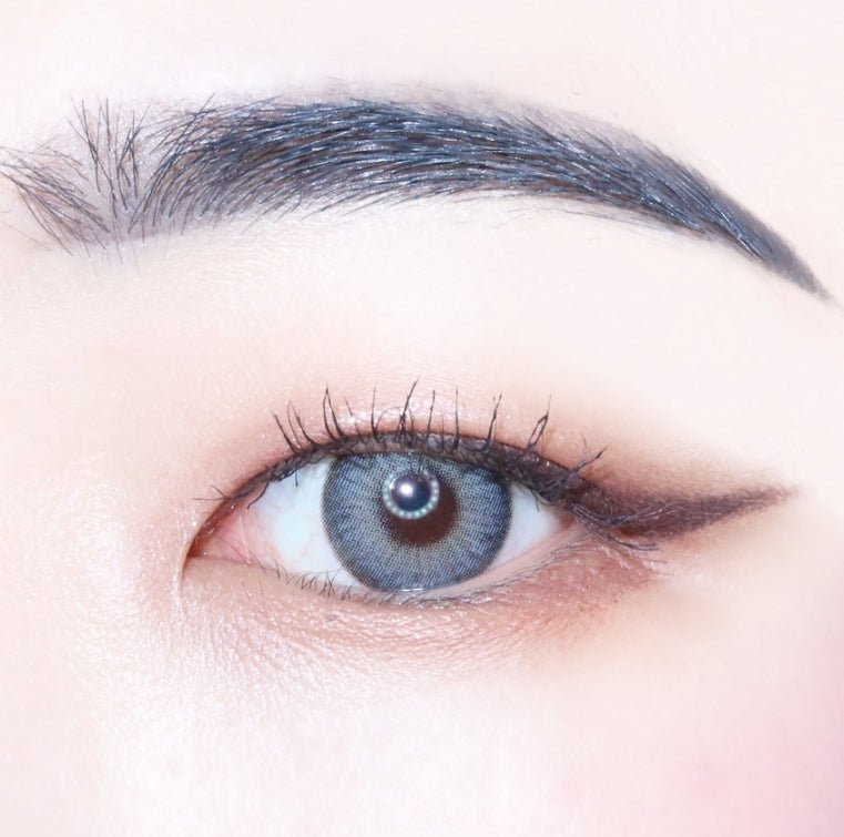 LensVery Blendy Gray colored contact lens, 13.5mm graphic diameter, 3-6 Months wear