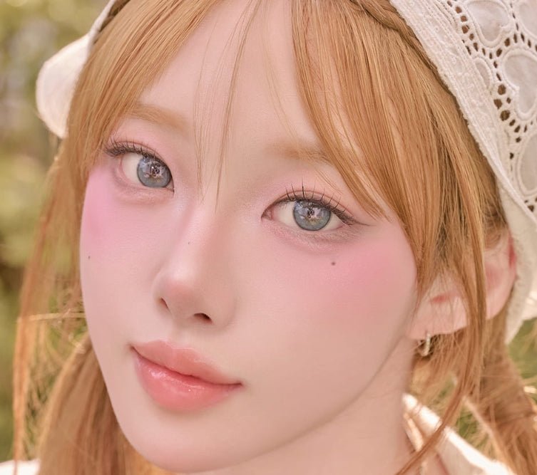 LensVery Shu Shu Blue colored contact lens, 13.6mm graphic diameter, Monthly wear
