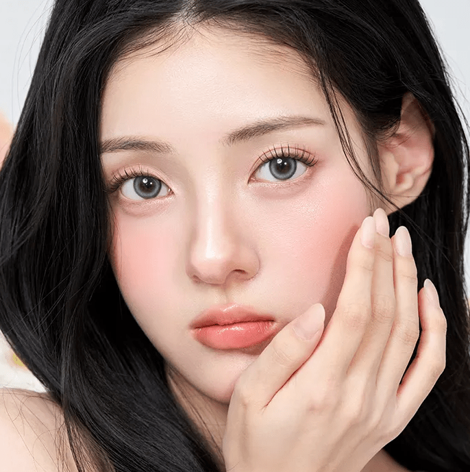 Odd I's M pure Moon Gray colored contact lens, 13.1mm graphic diameter, Monthly wear