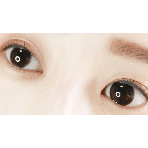Olens BT Choco Black — both eyes wearing the contact lenses