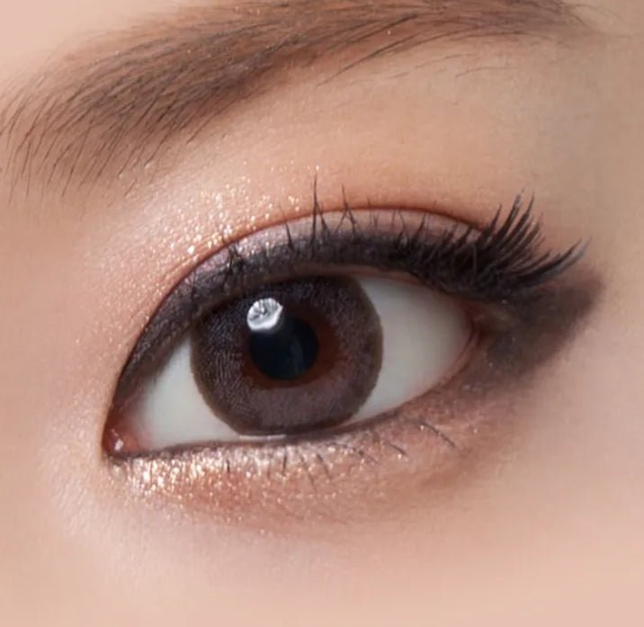 Olens LAVI B Brown colored contact lens, 13.5mm graphic diameter, 3-6 Months wear