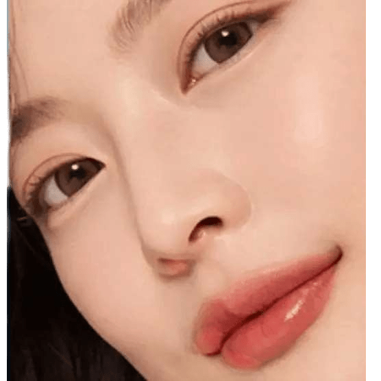 Olens Nils Brown — model portrait showing the contact lens look