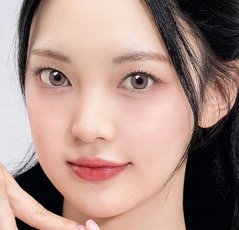Romantea Betty Ash Choco Toric colored contact lens, 13.7mm graphic diameter, 3-6 Months wear