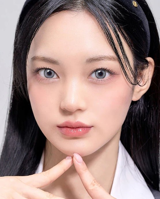 Romantea Betty Ash Gray Toric colored contact lens, 13.7mm graphic diameter, 3-6 Months wear