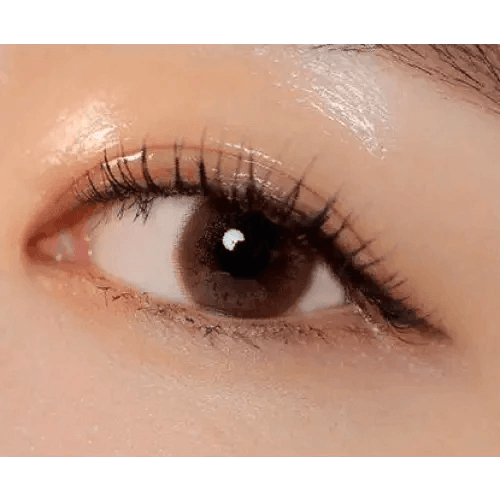 LensVery Add Choco — single-eye close-up showing the contact lens appearance