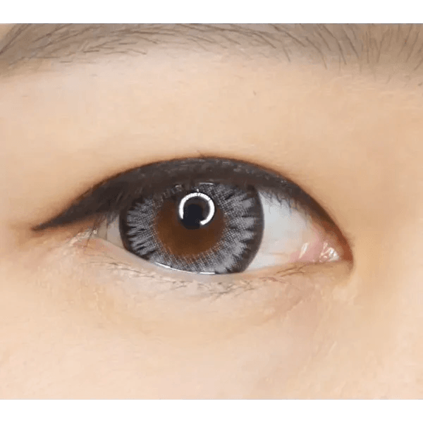 LensTown Back to Basic Macaron Gray — single-eye close-up showing the contact lens appearance
