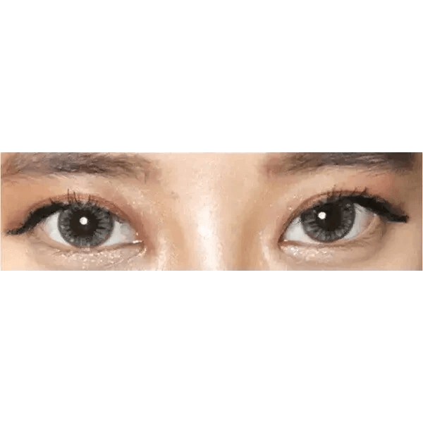 Olens Big Grang Grang Gray — both eyes wearing the contact lenses