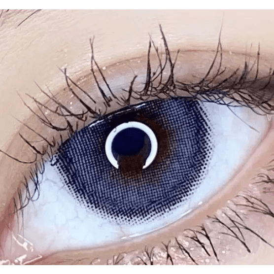 LensVery Celina Gray (10p) — single-eye close-up showing the contact lens appearance