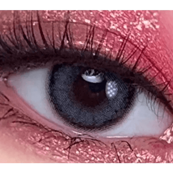 LensVery Celina Gray (10p) — single-eye close-up showing the contact lens appearance
