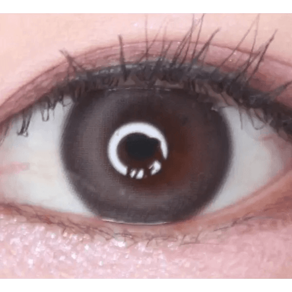 Olens Cherry Moon Gray — single-eye close-up showing the contact lens appearance
