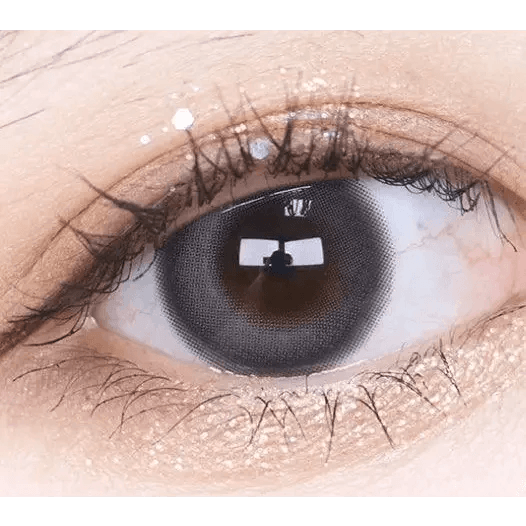 Olens Cherry Moon Gray — single-eye close-up showing the contact lens appearance