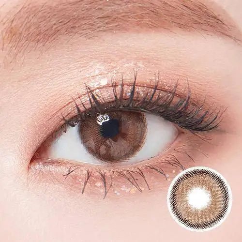 LensTown Choco Pong Edge Caramel Choco — single-eye close-up showing the contact lens appearance