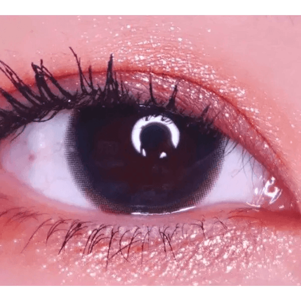 LensTown Circlean Mini Black — single-eye close-up showing the contact lens appearance