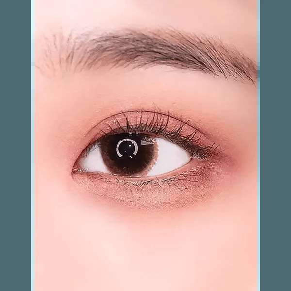 LensRang Cocoring Brown — single-eye close-up showing the contact lens appearance