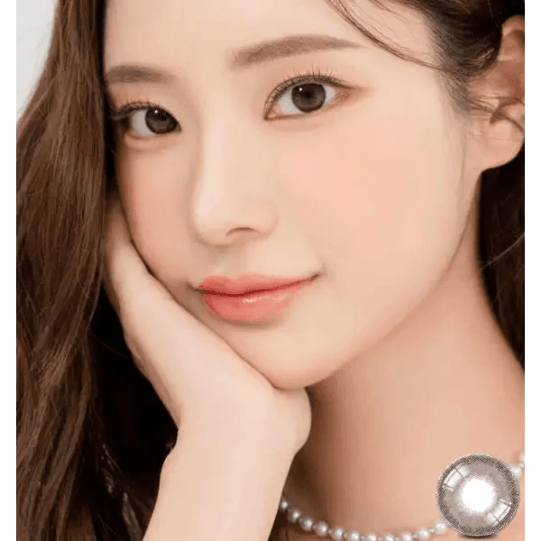 LensRang Comely Choco — model portrait showing the contact lens look
