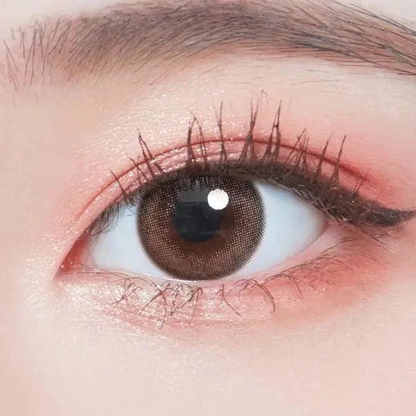 LensTown Cookiean2 Nude Brown — single-eye close-up showing the contact lens appearance
