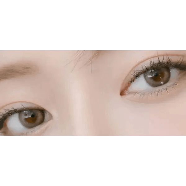 LensRang Credit Ash Brown — both eyes wearing the contact lenses