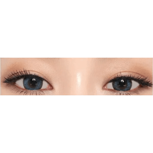 Olens Dali Extra Blue — both eyes wearing the contact lenses