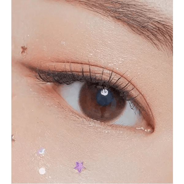 Olens EyeTeen Choco Brown — single-eye close-up showing the contact lens appearance