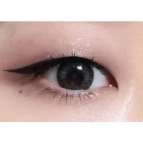 LensTown Fancia Silver Gray — single-eye close-up showing the contact lens appearance