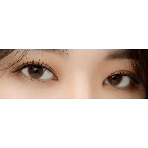 LensVery Honey U Brown — both eyes wearing the contact lenses