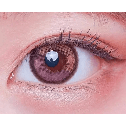 LensTown Hotto Hazel Choco — single-eye close-up showing the contact lens appearance