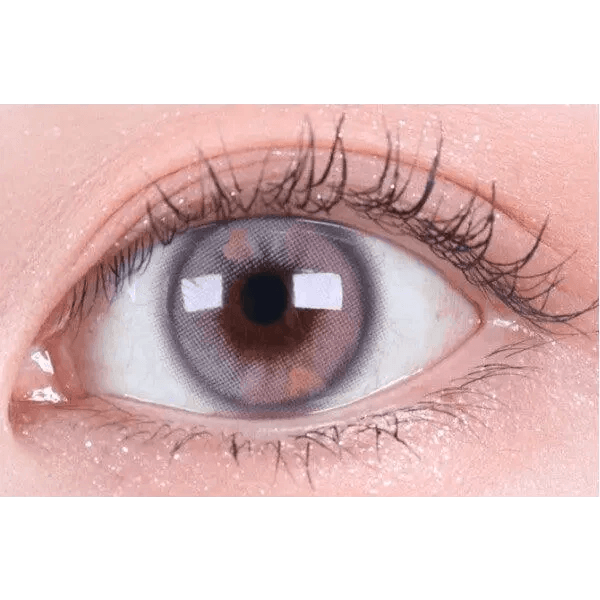 LensTown Hotto Strawberry Gray — single-eye close-up showing the contact lens appearance