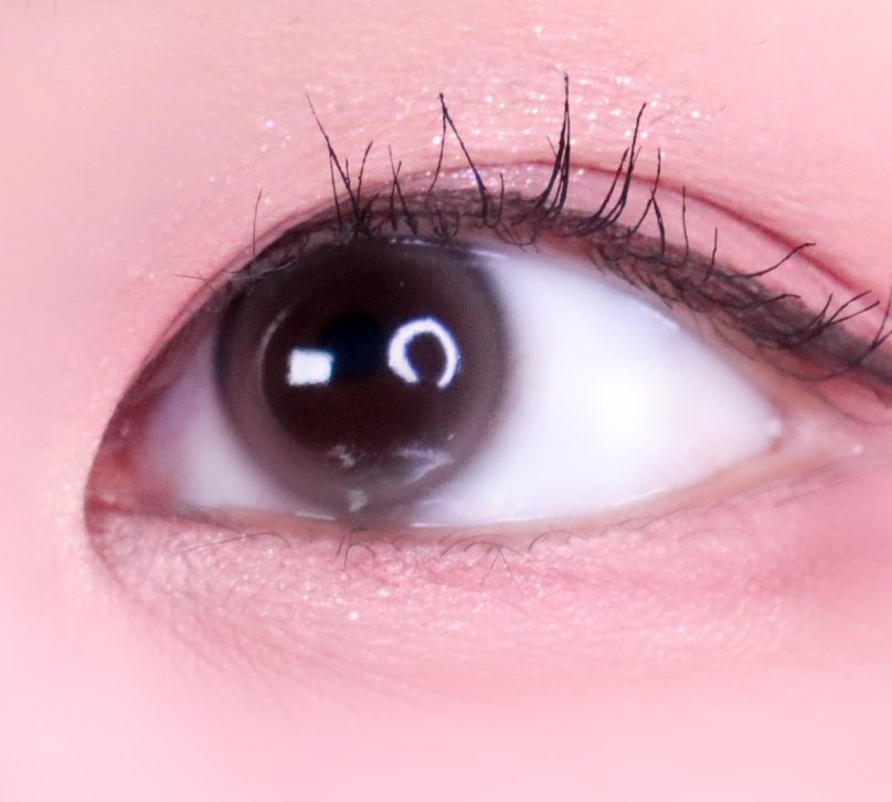 i-DOL Eyeis Ash Brown colored contact lens, 13.0mm graphic diameter, Monthly wear
