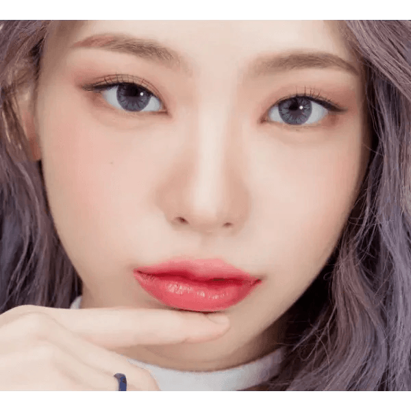 LensRang Intense Gray — model portrait showing the contact lens look