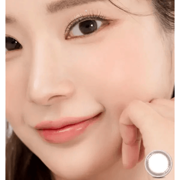 LensRang iWWi Iwwing Choco — model portrait showing the contact lens look