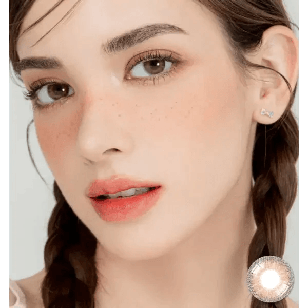 LensRang iWWi Iwwinka Pink — model portrait showing the contact lens look