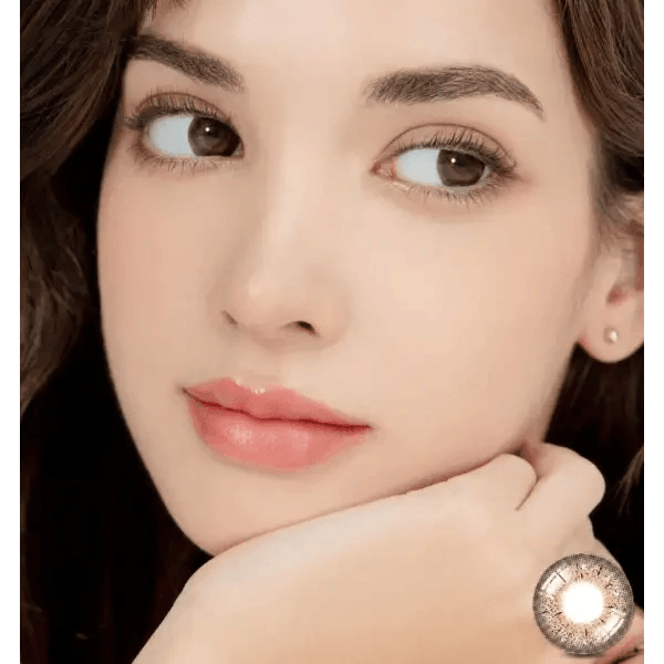 LensRang iWWi Puella Brown — model portrait showing the contact lens look
