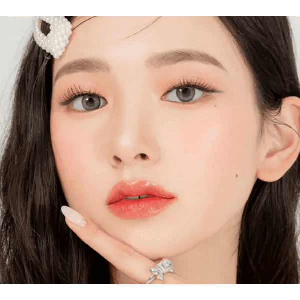 LensRang Iwwitch Blue — model portrait showing the contact lens look
