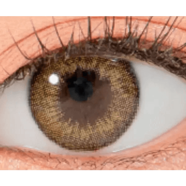 LensRang Iwwitch Brown — single-eye close-up showing the contact lens appearance