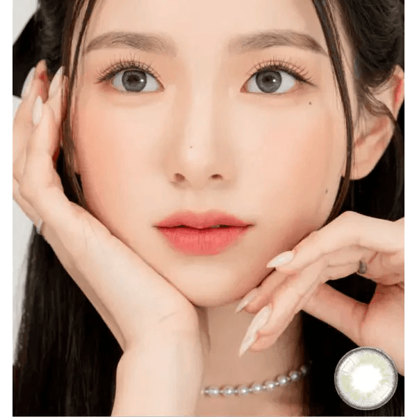 LensRang Iwwitch Gray — model portrait showing the contact lens look