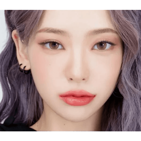 LensRang Iwwitch Up Brown — model portrait showing the contact lens look